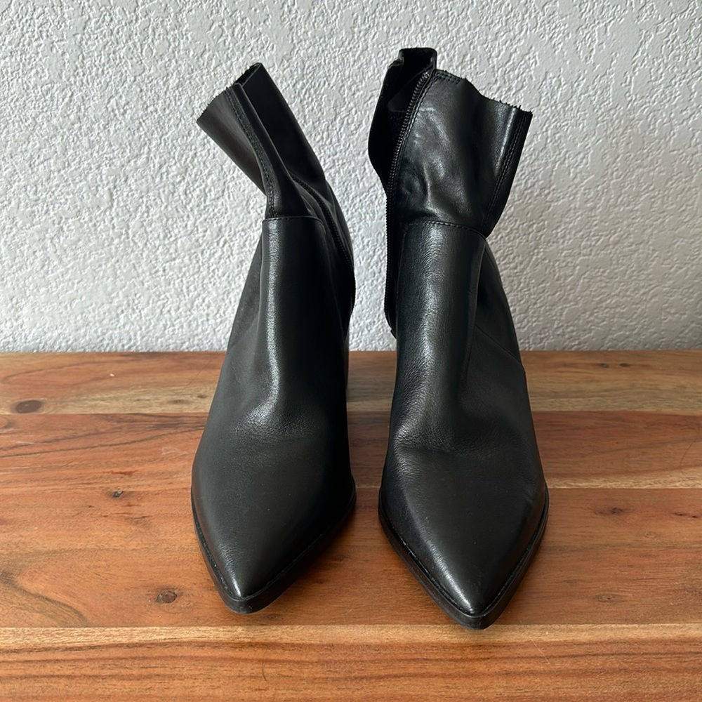 Tony Blanco revolve Leather ankle booties with heel